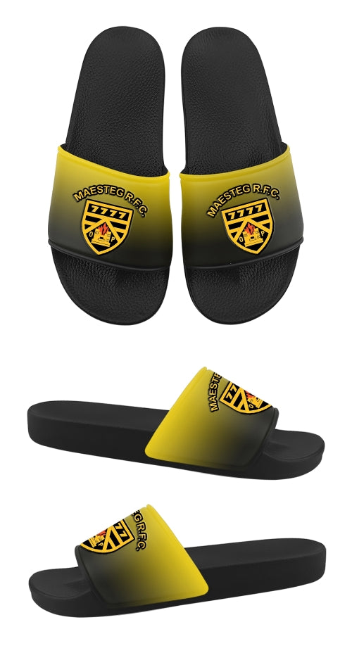 Customised Sliders for Sports Teams – Comfort Meets Team Spirit