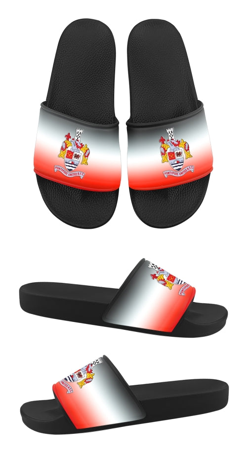 Customised Sliders for Sports Teams – Comfort Meets Team Spirit